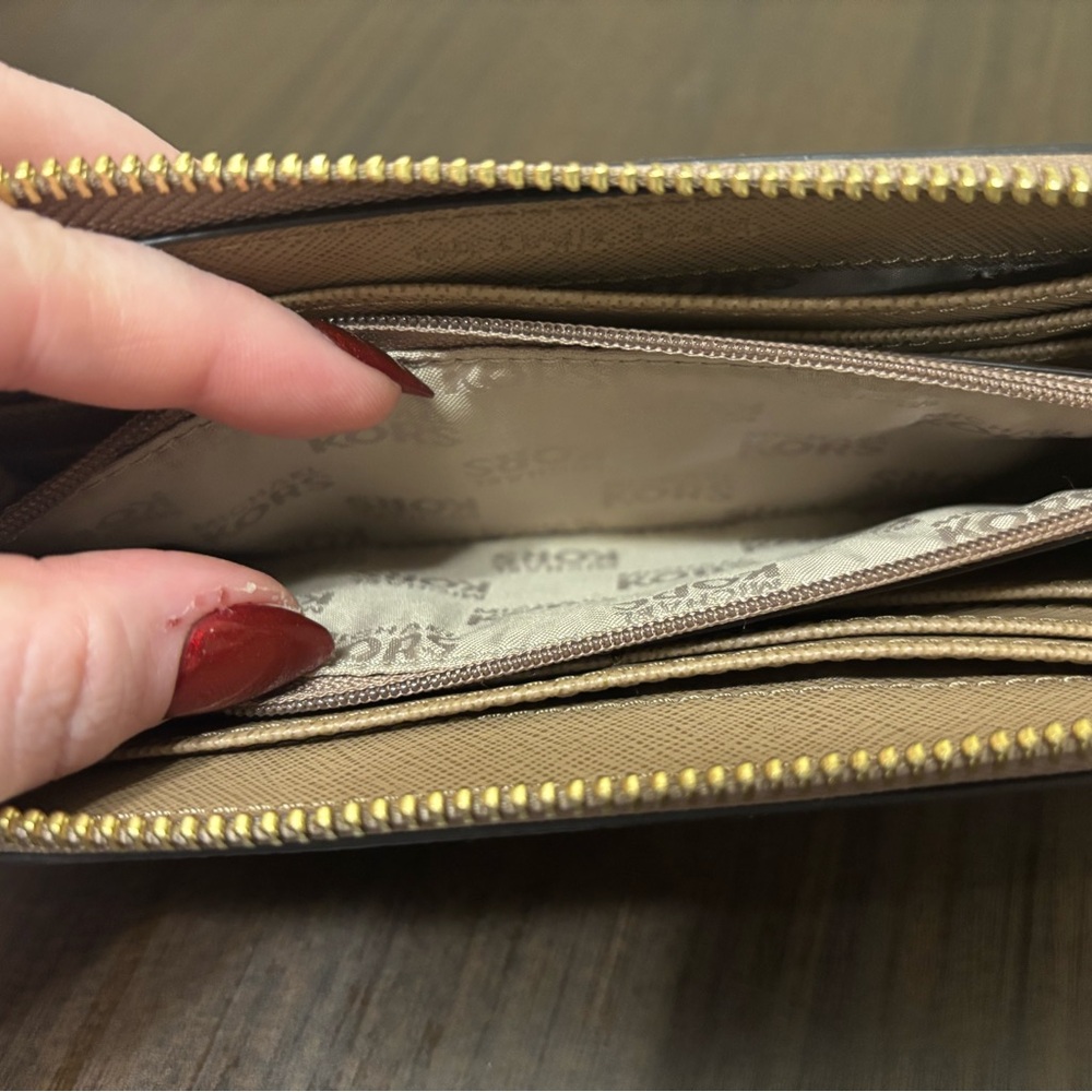 Michael Kors Blush Leather Wallet - Picture 10 of 15